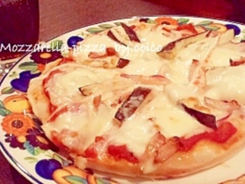 ☆グリルピザプレートで簡単☆モッツァレラ&野菜ピザ